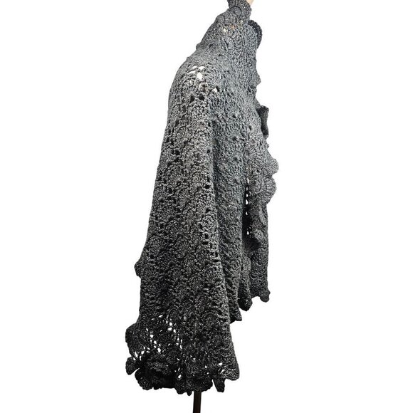 Hand Crocheted Gray Wool Wrap Shawl 62 x 32 Scalloped Edges - Picture 4 of 7